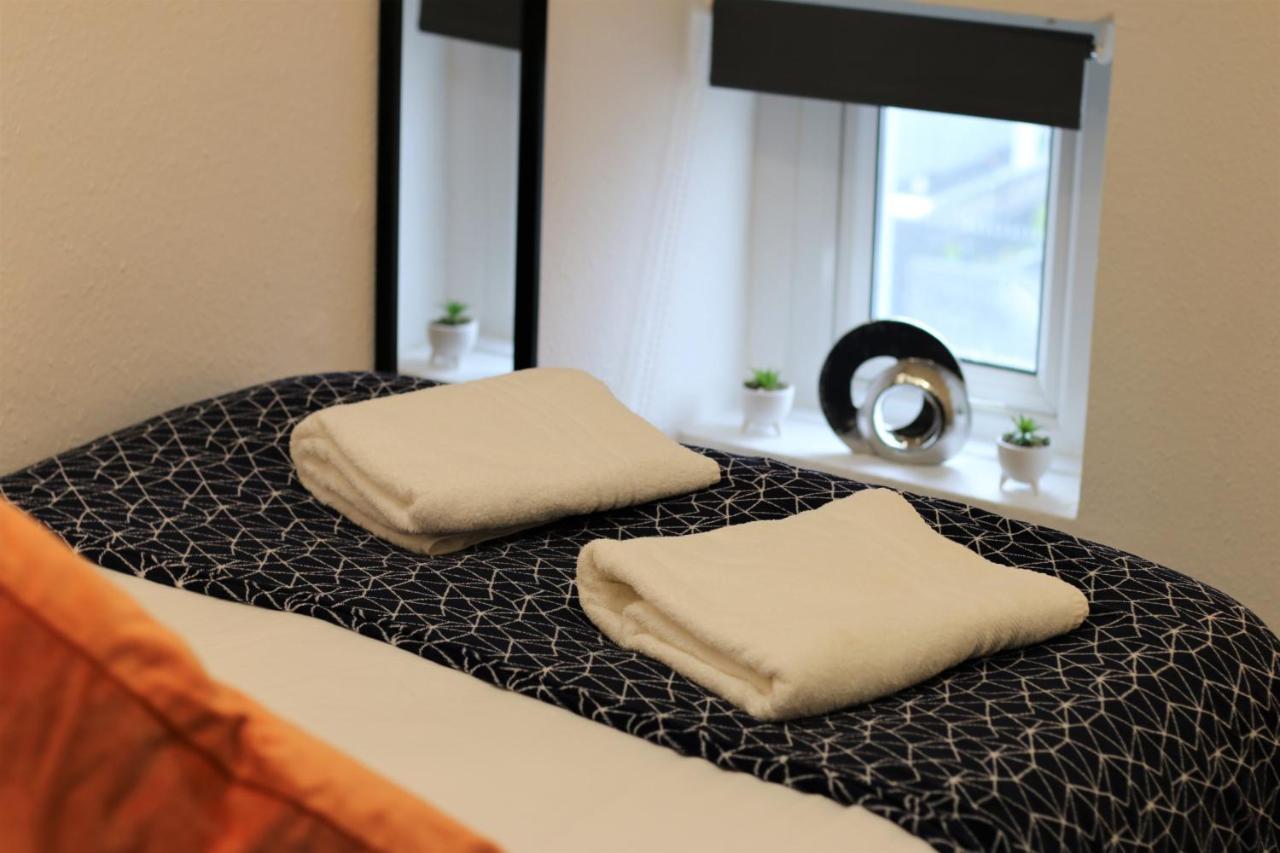 Free Local Parking - Fast Wifi - Sleeps 10 Guests By Property Promise Cardiff Exterior photo